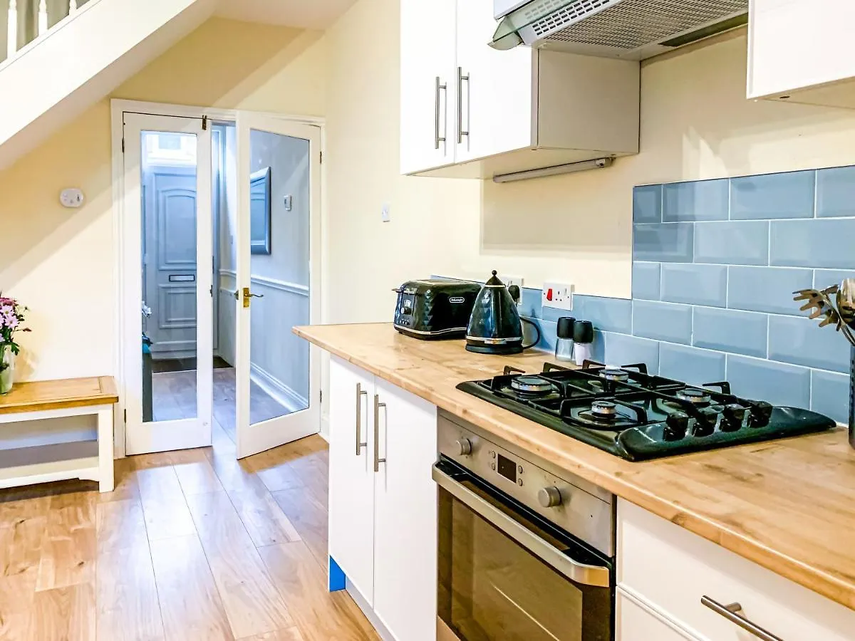 The Victoria - Quaint Victorian Home With Free Parking York